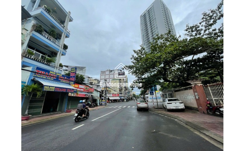 Bán nhà 3 tầng mặt tiền Phan Chu Trinh – trung tâm Nha Trang, đối diện D’Qua, cách biển 500m